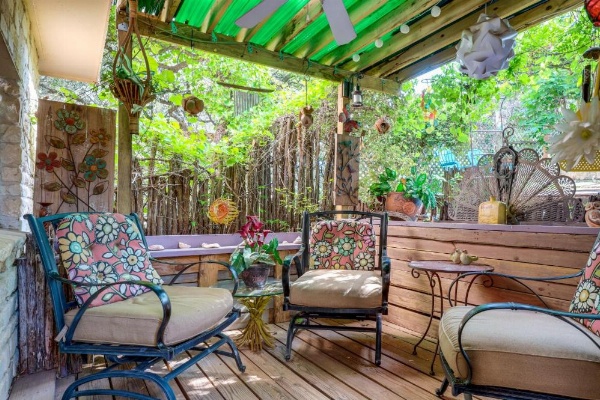 Tastefully Exotic Apt with Patio - Walk to Canyon Lake image 10