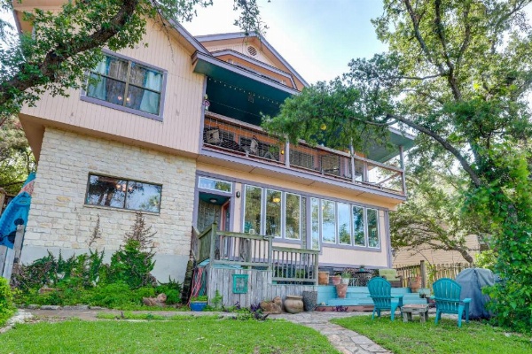 Tastefully Exotic Apt with Patio - Walk to Canyon Lake image 19