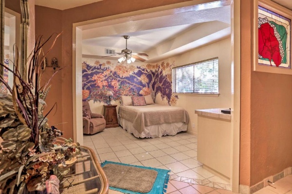 Tastefully Exotic Apt with Patio - Walk to Canyon Lake image 21