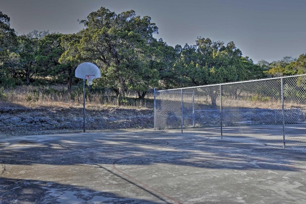 Tastefully Exotic Apt with Patio - Walk to Canyon Lake Main image