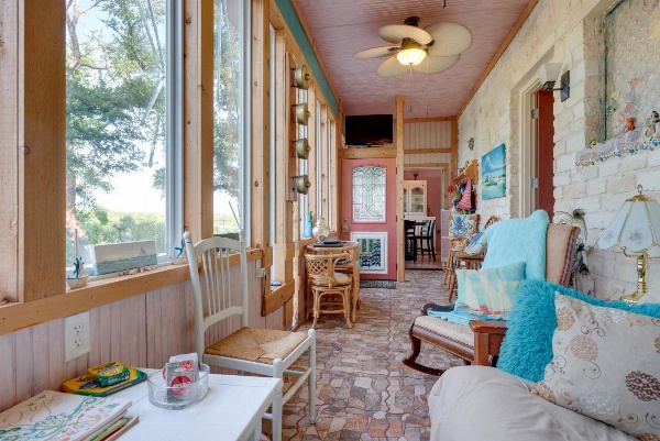 Tastefully Exotic Apt with Patio - Walk to Canyon Lake image 7